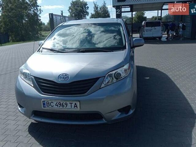 Сірий Тойота Сієнна, об'ємом двигуна 2.7 л та пробігом 392 тис. км за 12200 $, фото 1 на Automoto.ua