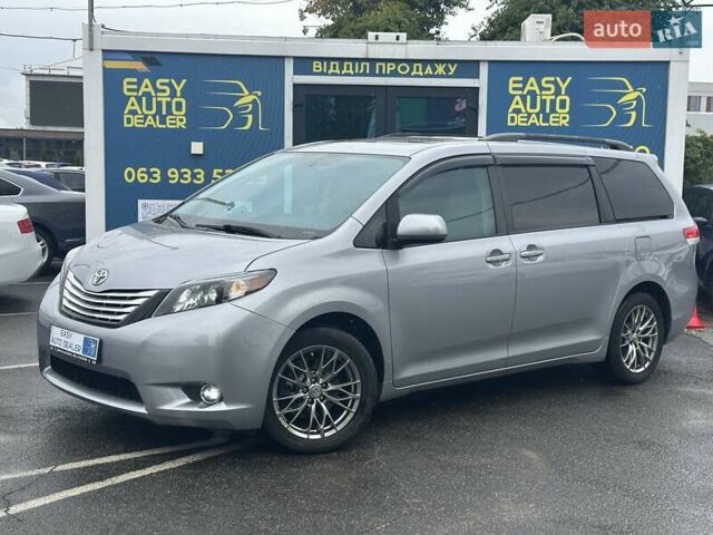 Серый Тойота Сиенна, объемом двигателя 3.5 л и пробегом 280 тыс. км за 15990 $, фото 1 на Automoto.ua