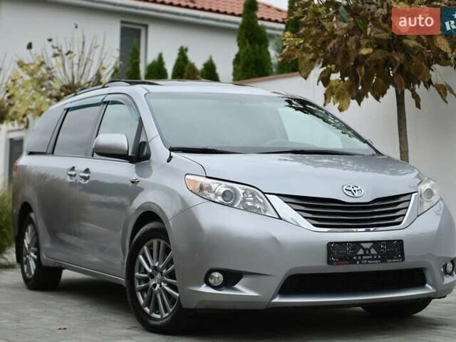 Серый Тойота Сиенна, объемом двигателя 3.46 л и пробегом 203 тыс. км за 17999 $, фото 1 на Automoto.ua