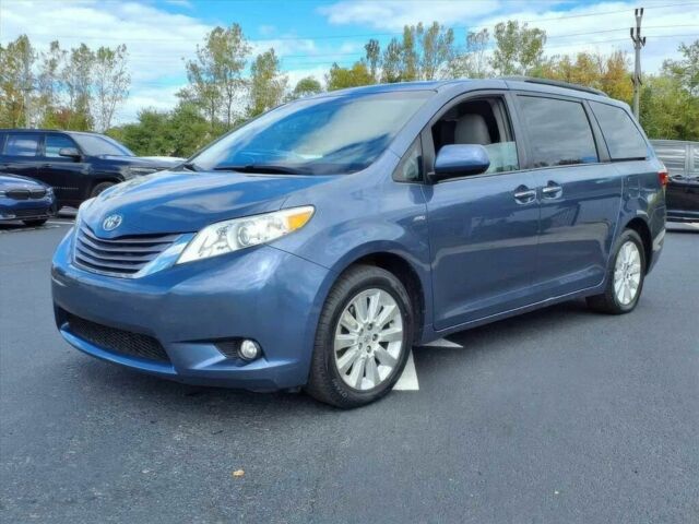 Серый Тойота Сиенна, объемом двигателя 2.7 л и пробегом 70 тыс. км за 4200 $, фото 1 на Automoto.ua