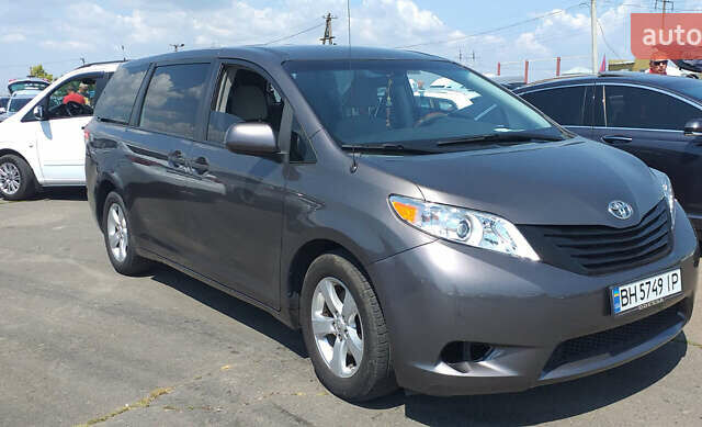 Сірий Тойота Сієнна, об'ємом двигуна 3.5 л та пробігом 178 тис. км за 15500 $, фото 1 на Automoto.ua