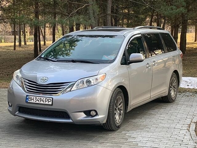 Серый Тойота Сиенна, объемом двигателя 3.46 л и пробегом 110 тыс. км за 23900 $, фото 1 на Automoto.ua