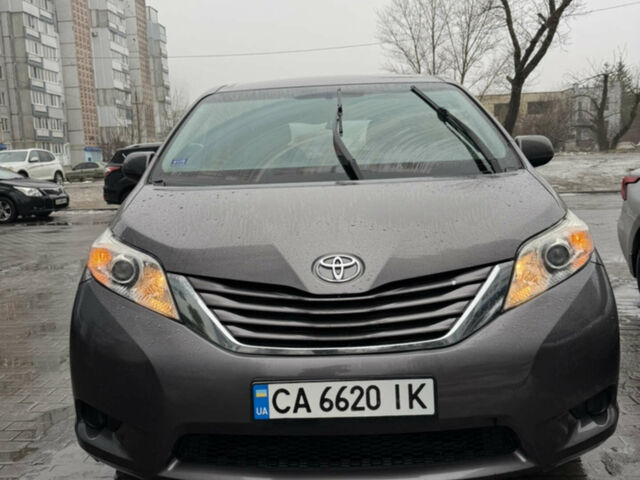 Сірий Тойота Сієнна, об'ємом двигуна 3.46 л та пробігом 170 тис. км за 14900 $, фото 1 на Automoto.ua