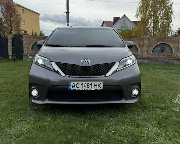 Сірий Тойота Сієнна, об'ємом двигуна 3.5 л та пробігом 75 тис. км за 22500 $, фото 1 на Automoto.ua