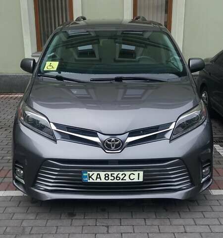 Сірий Тойота Сієнна, об'ємом двигуна 3.5 л та пробігом 122 тис. км за 22200 $, фото 1 на Automoto.ua