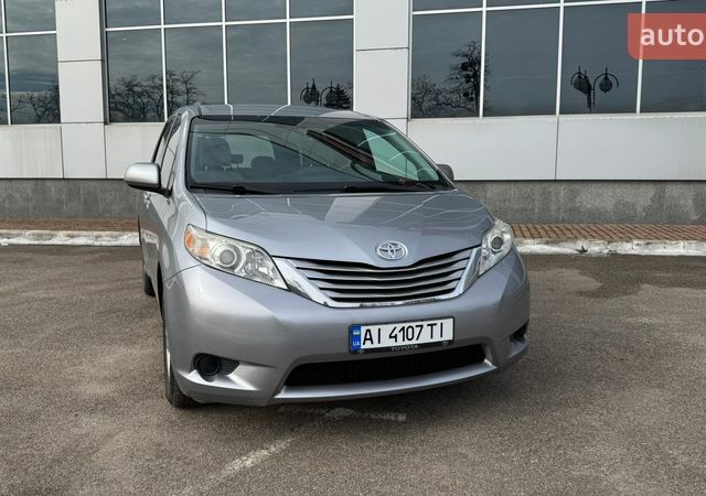 Серый Тойота Сиенна, объемом двигателя 3.5 л и пробегом 148 тыс. км за 16499 $, фото 1 на Automoto.ua