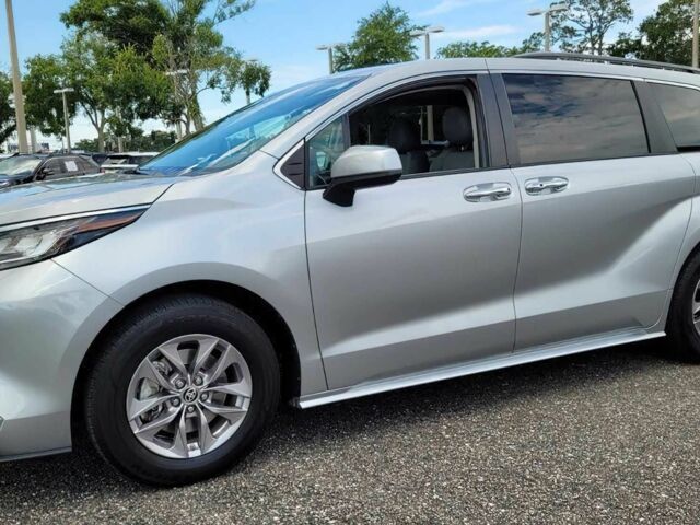 Серый Тойота Сиенна, объемом двигателя 2.5 л и пробегом 29 тыс. км за 13600 $, фото 1 на Automoto.ua