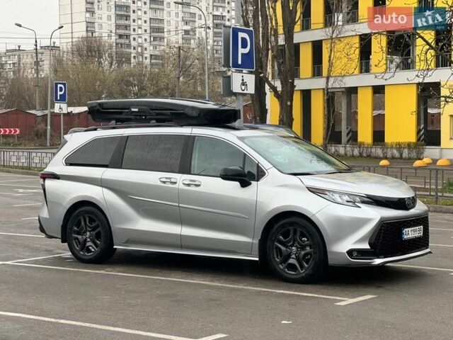 Серый Тойота Сиенна, объемом двигателя 2.49 л и пробегом 169 тыс. км за 46000 $, фото 1 на Automoto.ua