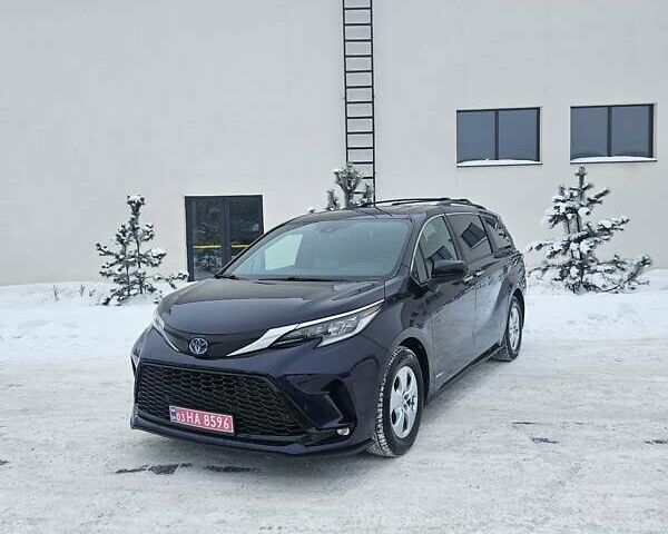 Синій Тойота Сієнна, об'ємом двигуна 2.49 л та пробігом 140 тис. км за 37500 $, фото 1 на Automoto.ua