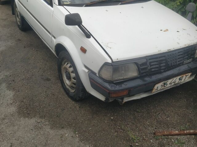 Белый Тойота Старлет, объемом двигателя 0 л и пробегом 100 тыс. км за 592 $, фото 1 на Automoto.ua