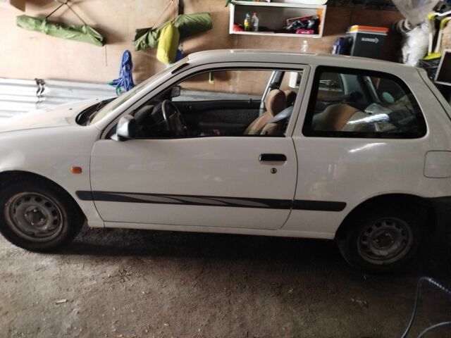 Білий Тойота Старлет, об'ємом двигуна 1.3 л та пробігом 213 тис. км за 2257 $, фото 1 на Automoto.ua