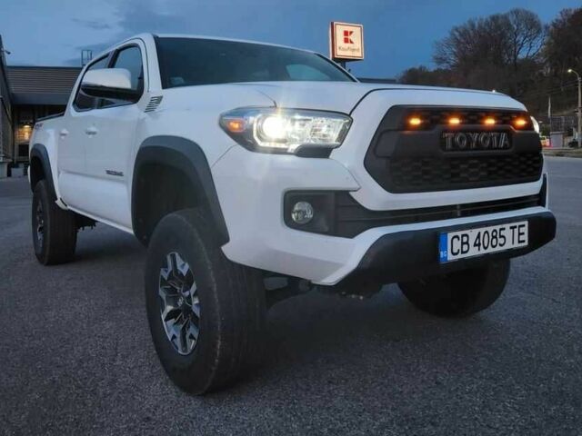 Белый Тойота Такома, объемом двигателя 2.7 л и пробегом 67 тыс. км за 14000 $, фото 1 на Automoto.ua