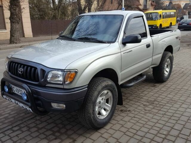 Серый Тойота Такома, объемом двигателя 2.7 л и пробегом 50 тыс. км за 20000 $, фото 1 на Automoto.ua