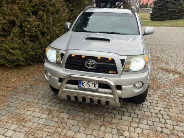 Серый Тойота Такома, объемом двигателя 4 л и пробегом 227 тыс. км за 4506 $, фото 1 на Automoto.ua