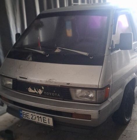 Сірий Тойота Таун Айс, об'ємом двигуна 2 л та пробігом 1 тис. км за 1500 $, фото 1 на Automoto.ua