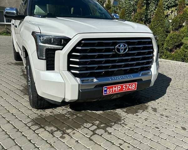 Белый Тойота Тундра, объемом двигателя 3.45 л и пробегом 40 тыс. км за 92500 $, фото 1 на Automoto.ua