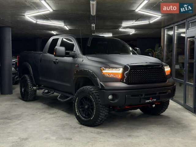 Черный Тойота Тундра, объемом двигателя 5.7 л и пробегом 158 тыс. км за 19900 $, фото 1 на Automoto.ua