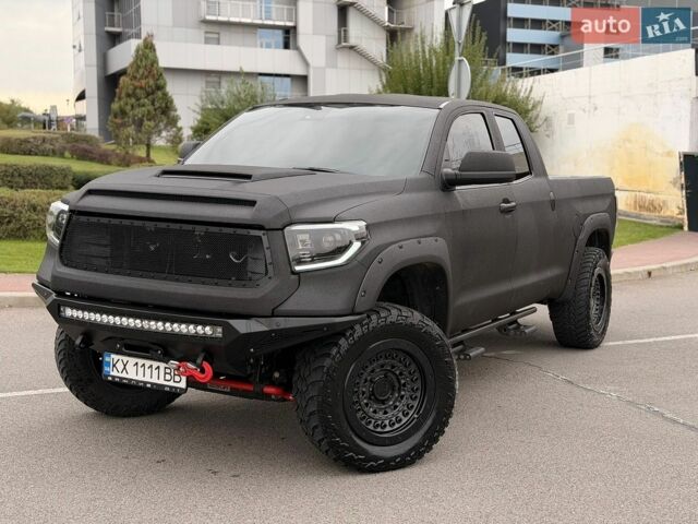 Черный Тойота Тундра, объемом двигателя 5.7 л и пробегом 35 тыс. км за 65900 $, фото 1 на Automoto.ua
