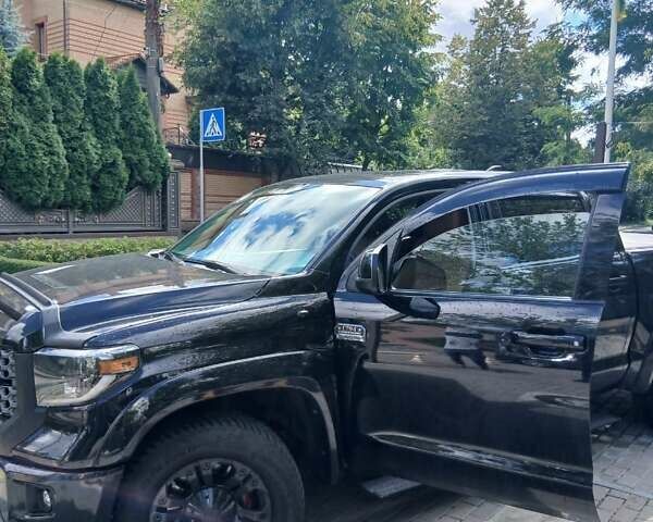 Черный Тойота Тундра, объемом двигателя 5.7 л и пробегом 50 тыс. км за 45000 $, фото 1 на Automoto.ua