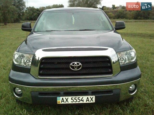 Серый Тойота Тундра, объемом двигателя 5.7 л и пробегом 120 тыс. км за 19875 $, фото 1 на Automoto.ua
