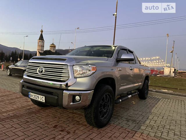 Серый Тойота Тундра, объемом двигателя 0 л и пробегом 135 тыс. км за 30000 $, фото 1 на Automoto.ua