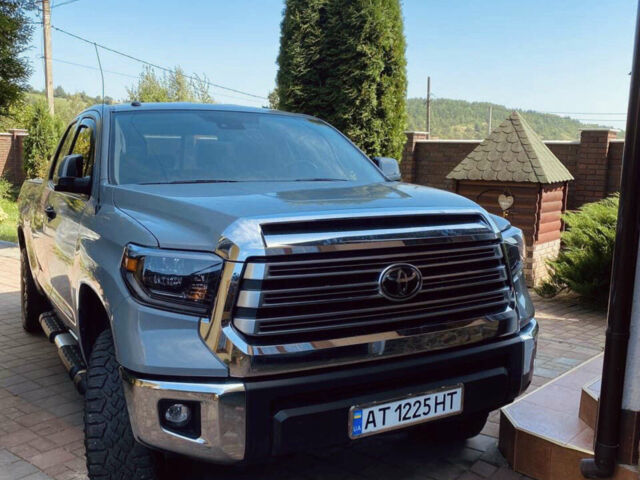 Сірий Тойота Тундра, об'ємом двигуна 5.7 л та пробігом 107 тис. км за 32500 $, фото 1 на Automoto.ua