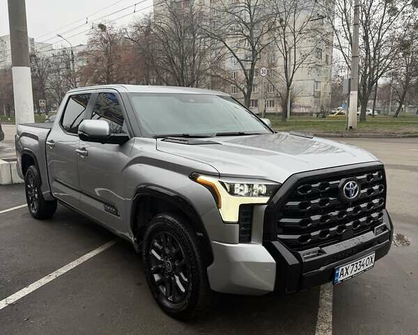 Серый Тойота Тундра, объемом двигателя 3.45 л и пробегом 4 тыс. км за 92000 $, фото 1 на Automoto.ua