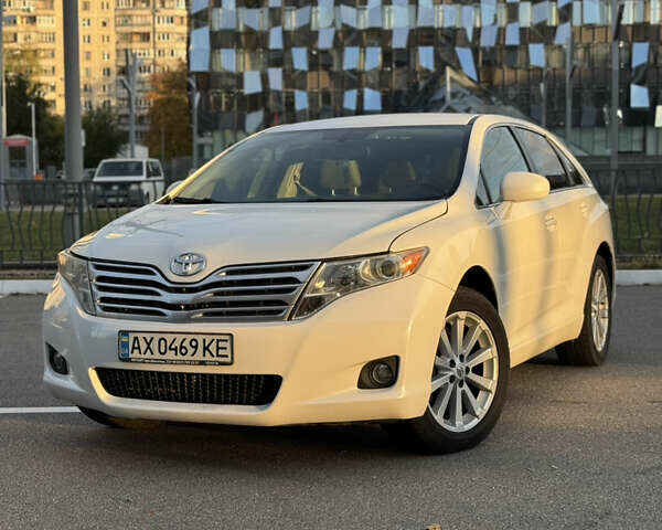 Белый Тойота Венза, объемом двигателя 2.7 л и пробегом 240 тыс. км за 11250 $, фото 1 на Automoto.ua