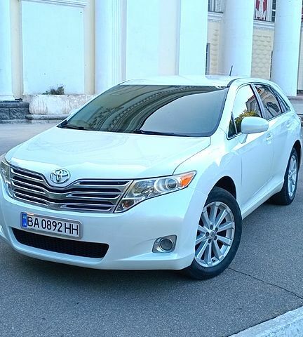 Белый Тойота Венза, объемом двигателя 2.7 л и пробегом 180 тыс. км за 12500 $, фото 1 на Automoto.ua