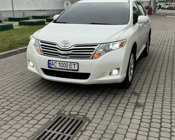 Белый Тойота Венза, объемом двигателя 2.69 л и пробегом 180 тыс. км за 14700 $, фото 1 на Automoto.ua