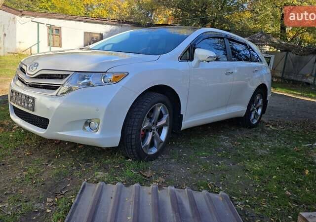 Белый Тойота Венза, объемом двигателя 3.5 л и пробегом 169 тыс. км за 17000 $, фото 1 на Automoto.ua