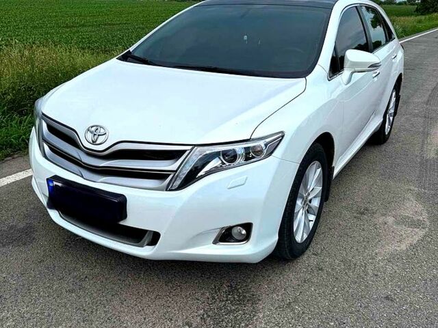 Белый Тойота Венза, объемом двигателя 2.7 л и пробегом 190 тыс. км за 15000 $, фото 1 на Automoto.ua