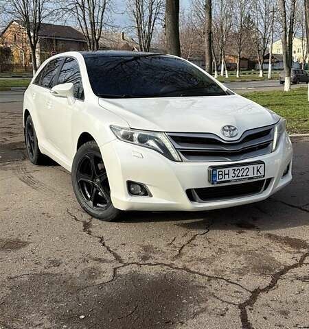 Белый Тойота Венза, объемом двигателя 2.7 л и пробегом 137 тыс. км за 17000 $, фото 1 на Automoto.ua