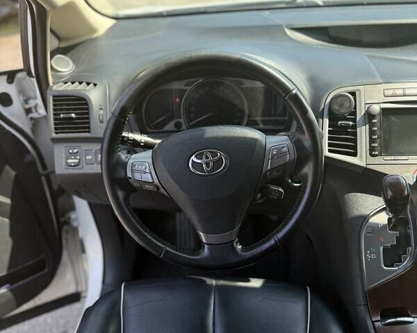 Белый Тойота Венза, объемом двигателя 2.7 л и пробегом 115 тыс. км за 15977 $, фото 1 на Automoto.ua