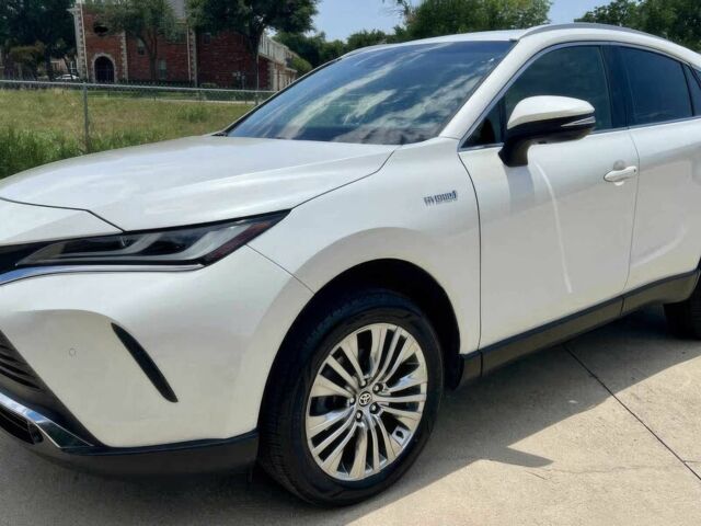 Белый Тойота Венза, объемом двигателя 2 л и пробегом 17 тыс. км за 15500 $, фото 1 на Automoto.ua