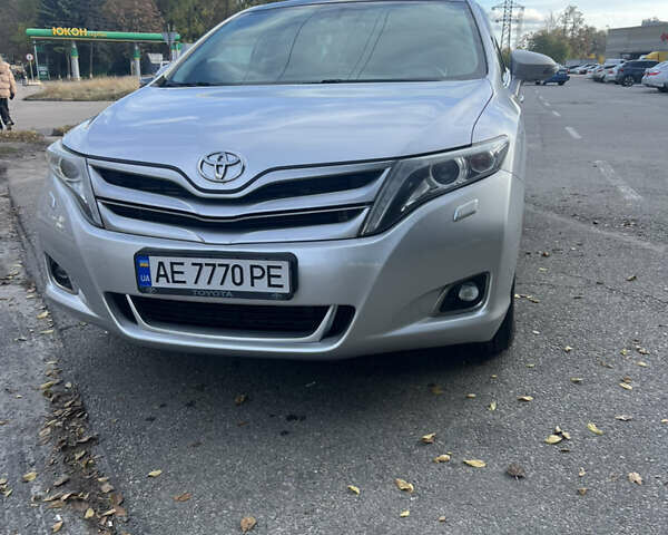 Серый Тойота Венза, объемом двигателя 2.7 л и пробегом 194 тыс. км за 17500 $, фото 1 на Automoto.ua