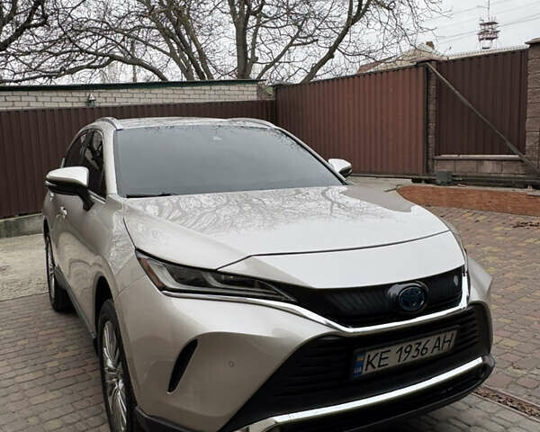 Серый Тойота Венза, объемом двигателя 2.49 л и пробегом 138 тыс. км за 32000 $, фото 1 на Automoto.ua