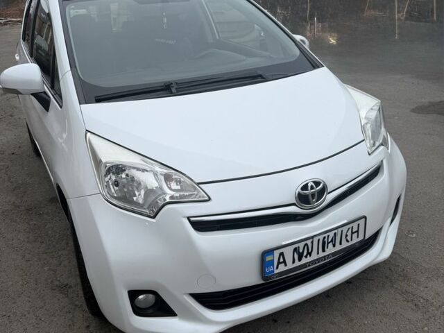 Белый Тойота Версо, объемом двигателя 1.4 л и пробегом 233 тыс. км за 7900 $, фото 1 на Automoto.ua