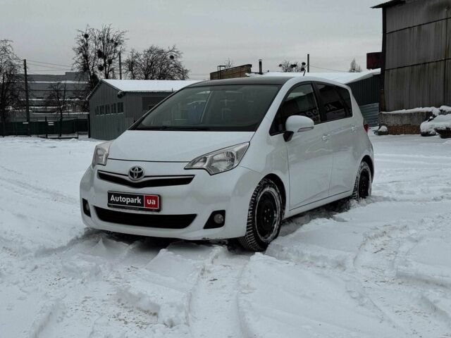 Белый Тойота Версо, объемом двигателя 1.4 л и пробегом 225 тыс. км за 6990 $, фото 1 на Automoto.ua