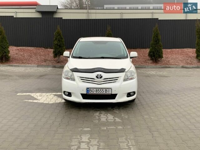 Білий Тойота Версо, об'ємом двигуна 2.23 л та пробігом 292 тис. км за 10500 $, фото 1 на Automoto.ua