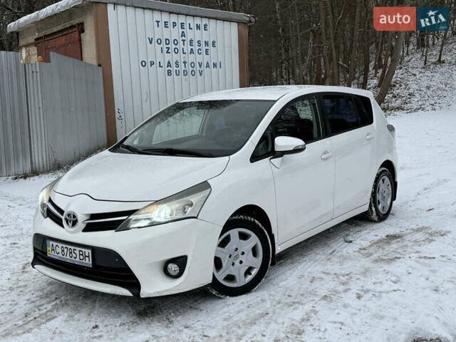 Білий Тойота Версо, об'ємом двигуна 1.6 л та пробігом 200 тис. км за 10300 $, фото 1 на Automoto.ua