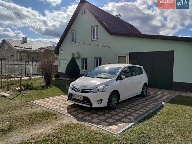 Білий Тойота Версо, об'ємом двигуна 1.6 л та пробігом 190 тис. км за 10900 $, фото 1 на Automoto.ua