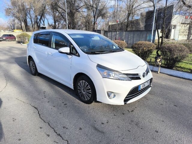 Білий Тойота Версо, об'ємом двигуна 0 л та пробігом 292 тис. км за 10750 $, фото 1 на Automoto.ua