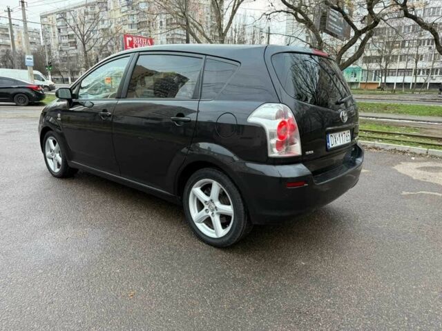 Черный Тойота Версо, объемом двигателя 2.2 л и пробегом 330 тыс. км за 3300 $, фото 1 на Automoto.ua