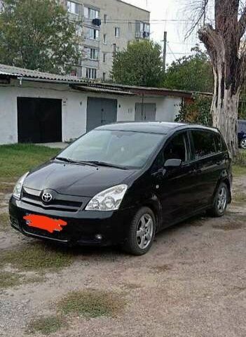 Черный Тойота Версо, объемом двигателя 2 л и пробегом 500 тыс. км за 2000 $, фото 1 на Automoto.ua