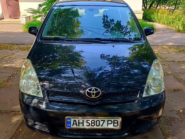 Черный Тойота Версо, объемом двигателя 2.2 л и пробегом 222 тыс. км за 5500 $, фото 1 на Automoto.ua