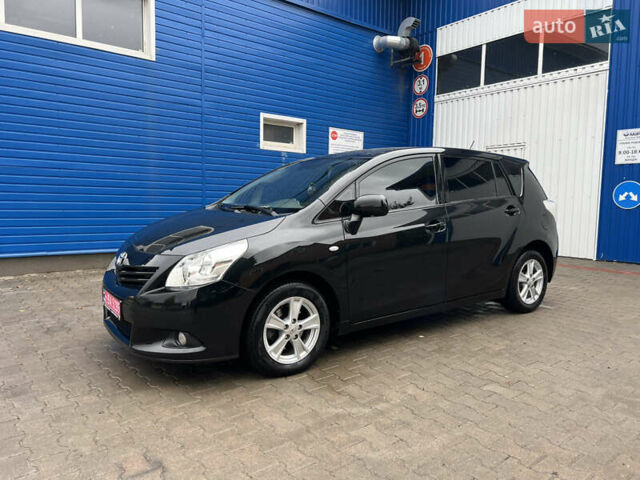 Чорний Тойота Версо, об'ємом двигуна 1.8 л та пробігом 206 тис. км за 11900 $, фото 1 на Automoto.ua