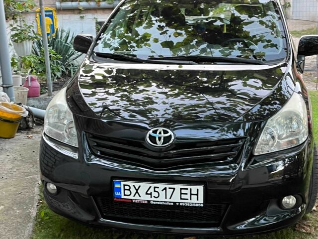 Чорний Тойота Версо, об'ємом двигуна 2.2 л та пробігом 228 тис. км за 7800 $, фото 1 на Automoto.ua