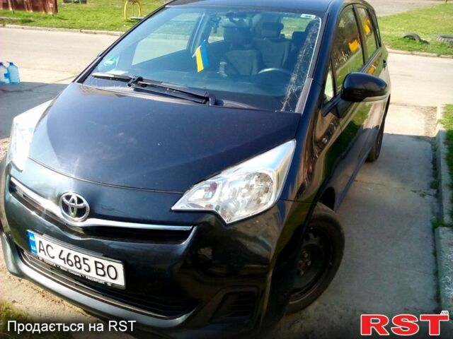 Черный Тойота Версо, объемом двигателя 1.4 л и пробегом 210 тыс. км за 6000 $, фото 1 на Automoto.ua