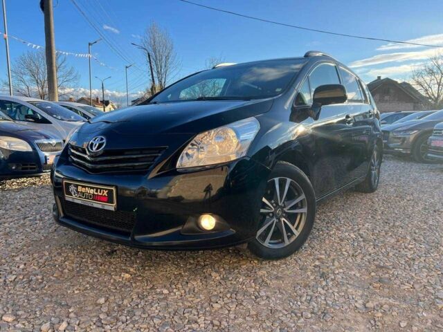 Черный Тойота Версо, объемом двигателя 2 л и пробегом 232 тыс. км за 8999 $, фото 1 на Automoto.ua